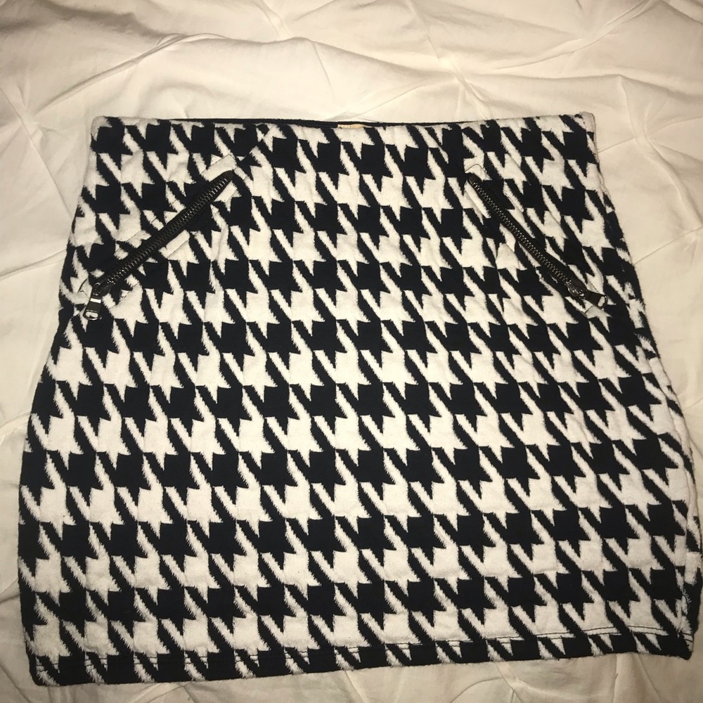 Zara houndstooth skirt side zippers